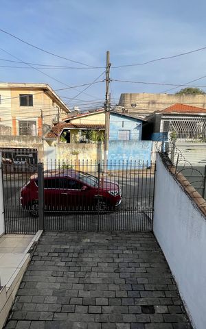 Casa à venda com 181m², 5 quartos e 3 vagas Casa à venda com 181m², 5 quartos e 3 vagasSala