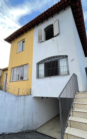 Casa à venda com 181m², 5 quartos e 3 vagas Casa à venda com 181m², 5 quartos e 3 vagasFachada