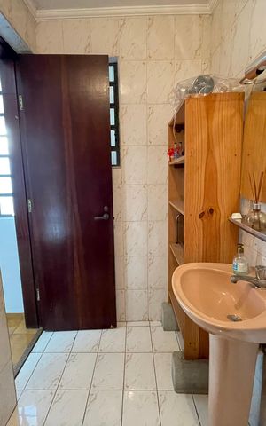 Casa à venda com 181m², 5 quartos e 3 vagas Casa à venda com 181m², 5 quartos e 3 vagasBanheiro 4