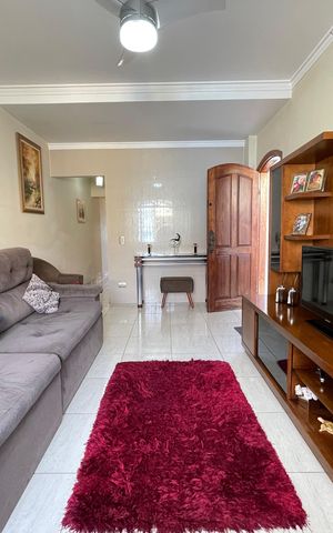 Casa à venda com 181m², 5 quartos e 3 vagas Casa à venda com 181m², 5 quartos e 3 vagasSala