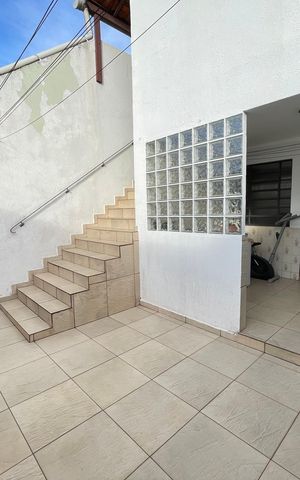 Casa à venda com 181m², 5 quartos e 3 vagas Casa à venda com 181m², 5 quartos e 3 vagasQuintal