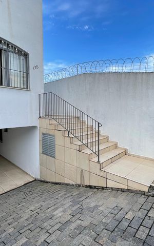 Casa à venda com 181m², 5 quartos e 3 vagas Casa à venda com 181m², 5 quartos e 3 vagasFachada
