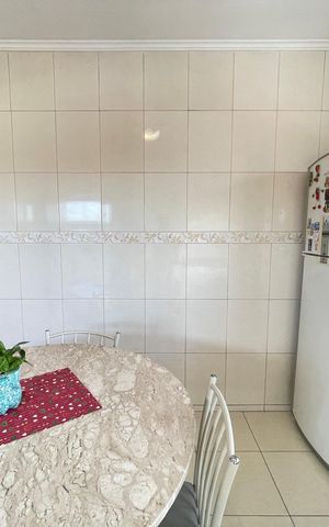 Casa à venda com 181m², 5 quartos e 3 vagas Casa à venda com 181m², 5 quartos e 3 vagasCozinha