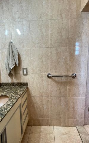 Casa à venda com 181m², 5 quartos e 3 vagas Casa à venda com 181m², 5 quartos e 3 vagasBanheiro 3