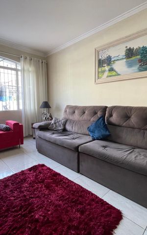 Casa à venda com 181m², 5 quartos e 3 vagas Casa à venda com 181m², 5 quartos e 3 vagasSala
