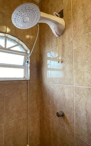 Casa à venda com 181m², 5 quartos e 3 vagas Casa à venda com 181m², 5 quartos e 3 vagasBanheiro 3