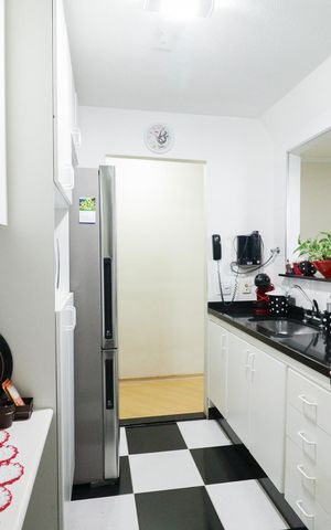 Apartamento para alugar com 72m², 2 quartos e 2 vagas Apartamento para alugar com 72m², 2 quartos e 2 vagasCozinha e Área de Serviço