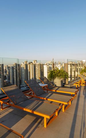 Studio para alugar com 38m², 1 quarto e sem vaga Studio para alugar com 38m², 1 quarto e sem vagaÁrea comum - Piscina