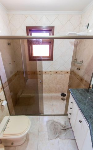Casa para alugar com 279m², 5 quartos e 2 vagas Casa para alugar com 279m², 5 quartos e 2 vagasBANHEIRO DA SUITE