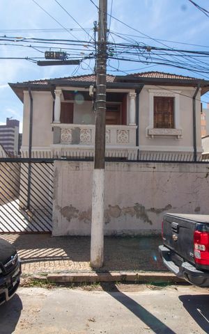 Casa para alugar com 279m², 5 quartos e 2 vagas Casa para alugar com 279m², 5 quartos e 2 vagasFACHADA