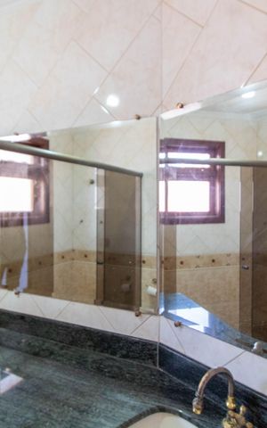 Casa para alugar com 279m², 5 quartos e 2 vagas Casa para alugar com 279m², 5 quartos e 2 vagasBANHEIRO DA SUITE