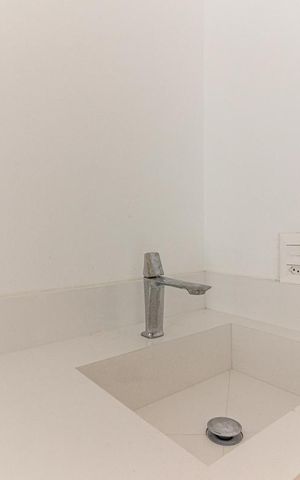 Studio à venda com 24m², 1 quarto e sem vaga Studio à venda com 24m², 1 quarto e sem vagaBanheiro social