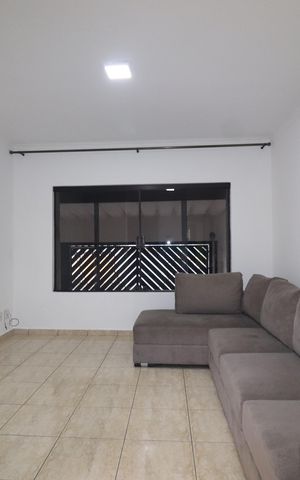 Casa à venda com 200m², 3 quartos e 2 vagasSala