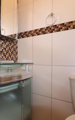 Casa à venda com 200m², 3 quartos e 2 vagasBanheiro 2