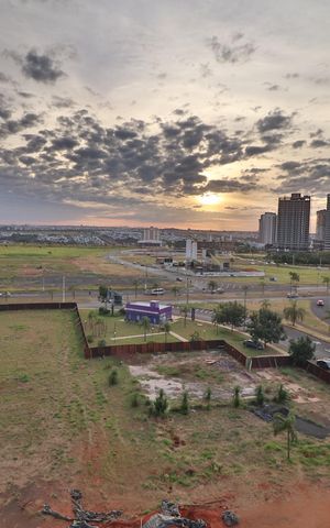 Apartamento para alugar com 68m², 2 quartos e 2 vagasVista