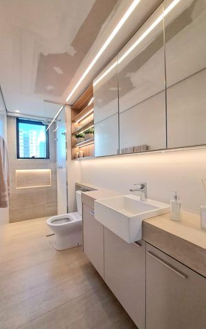 Apartamento à venda com 101m², 3 quartos e 2 vagas Apartamento à venda com 101m², 3 quartos e 2 vagasBanheiro da Suíte
