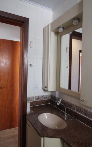 Apartamento para alugar com 140m², 3 quartos e 2 vagasBanheiro