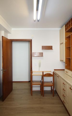 Apartamento para alugar com 140m², 3 quartos e 2 vagasCozinha