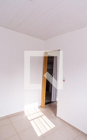 Casa à venda com 200m², 6 quartos e 8 vagas Casa à venda com 200m², 6 quartos e 8 vagasQuarto