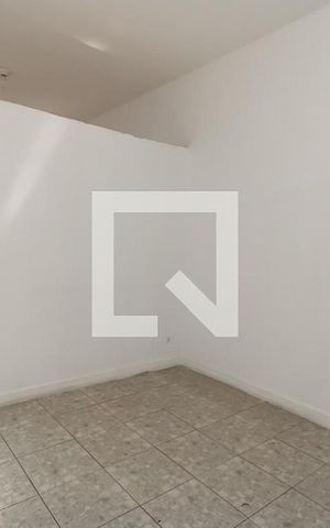 Casa à venda com 200m², 6 quartos e 8 vagas Casa à venda com 200m², 6 quartos e 8 vagasQuarto