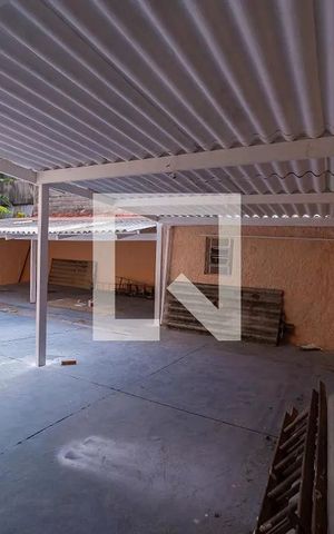 Casa à venda com 200m², 6 quartos e 8 vagas Casa à venda com 200m², 6 quartos e 8 vagasÁrea externa