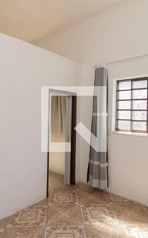 Casa à venda com 200m², 6 quartos e 8 vagas Casa à venda com 200m², 6 quartos e 8 vagasQuarto