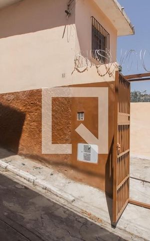 Casa à venda com 200m², 6 quartos e 8 vagas Casa à venda com 200m², 6 quartos e 8 vagasFachada