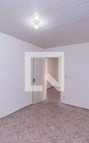 Casa à venda com 200m², 6 quartos e 8 vagas Casa à venda com 200m², 6 quartos e 8 vagasQuarto