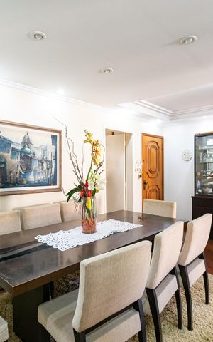 Apartamento à venda com 115m², 3 quartos e 2 vagas Apartamento à venda com 115m², 3 quartos e 2 vagasSala
