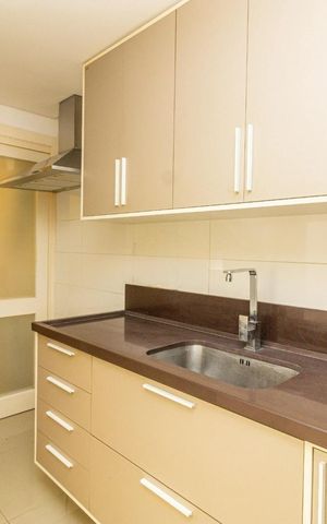 Apartamento para alugar com 117m², 3 quartos e 3 vagas Apartamento para alugar com 117m², 3 quartos e 3 vagasCozinha