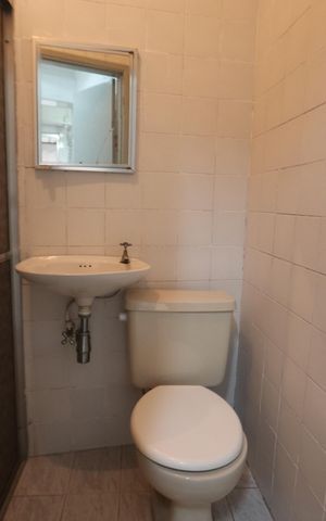 Casa à venda com 271m², 3 quartos e 2 vagasBanheiro da Edícula 1