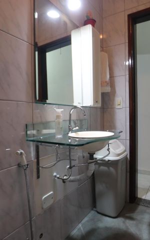 Casa à venda com 271m², 3 quartos e 2 vagasBanheiro