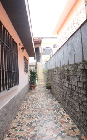 Casa à venda com 271m², 3 quartos e 2 vagasQuintal