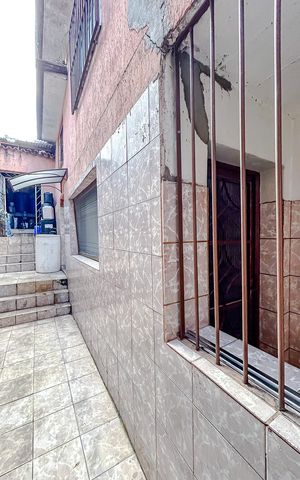Casa à venda com 254m², 3 quartos e 1 vagaÁrea externa