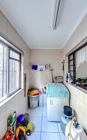 Casa à venda com 254m², 3 quartos e 1 vagaÁrea de Serviço