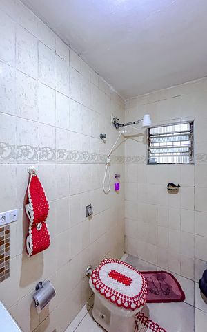 Casa à venda com 254m², 3 quartos e 1 vagaBanheiro