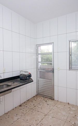 Casa à venda com 221m², 3 quartos e 4 vagas Casa à venda com 221m², 3 quartos e 4 vagasCozinha e Área de Serviço