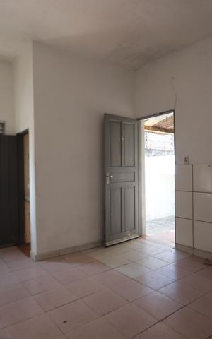 Casa à venda com 300m², 1 quarto e 2 vagasSala