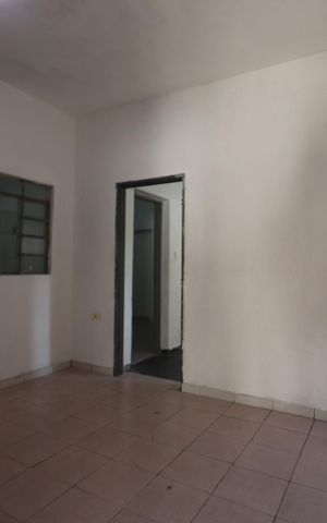 Casa à venda com 300m², 1 quarto e 2 vagasSala