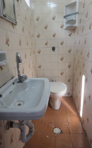 Casa à venda com 300m², 1 quarto e 2 vagasBanheiro