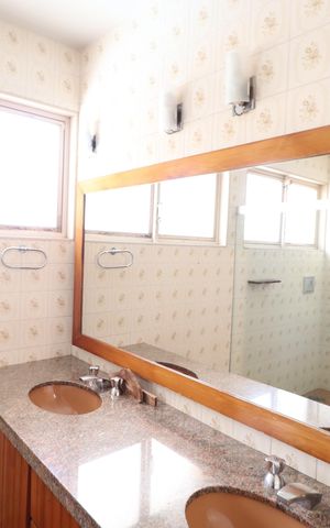 Casa para alugar com 340m², 5 quartos e 4 vagasBanheiro da Suíte 2