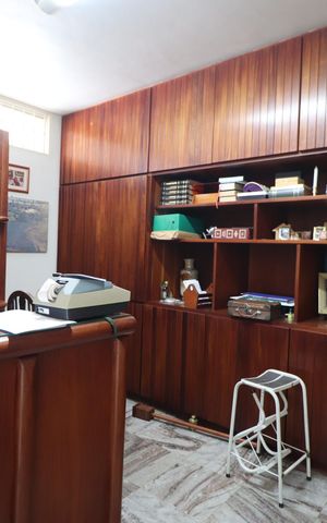 Casa para alugar com 340m², 5 quartos e 4 vagasEscritório