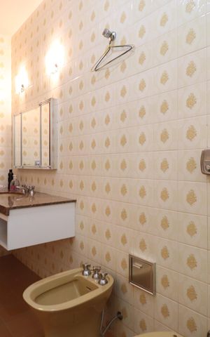 Casa para alugar com 340m², 5 quartos e 4 vagasBanheiro Social