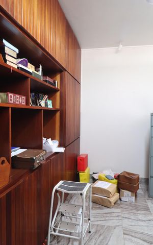 Casa para alugar com 340m², 5 quartos e 4 vagasEscritório