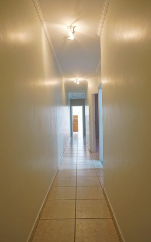 Casa para alugar com 400m², 5 quartos e 8 vagasCorredor