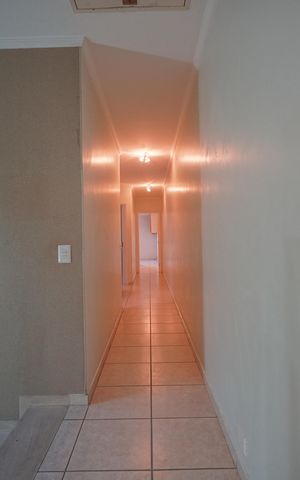 Casa para alugar com 400m², 5 quartos e 8 vagasCorredor