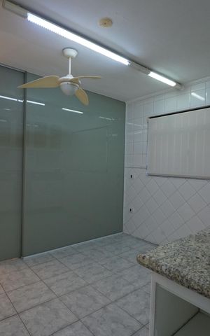 Casa para alugar com 400m², 5 quartos e 8 vagasCozinha