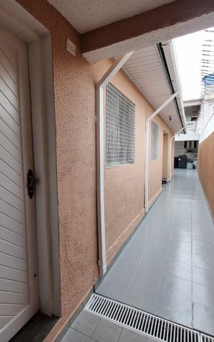Casa à venda com 125m², 2 quartos e 3 vagas Casa à venda com 125m², 2 quartos e 3 vagasCorredor