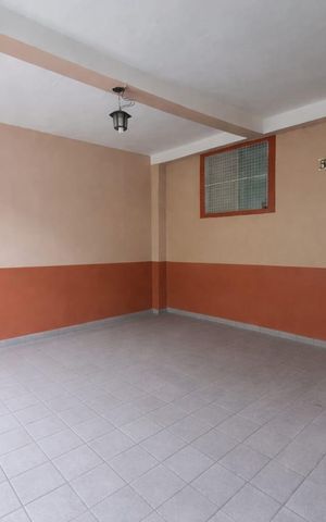 Casa à venda com 125m², 2 quartos e 3 vagas Casa à venda com 125m², 2 quartos e 3 vagasGaragem
