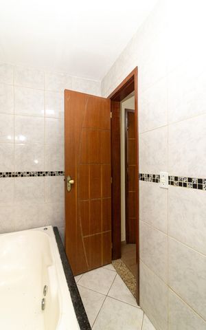 Casa à venda com 250m², 3 quartos e 1 vaga Casa à venda com 250m², 3 quartos e 1 vagaBanheiro da Suíte 3